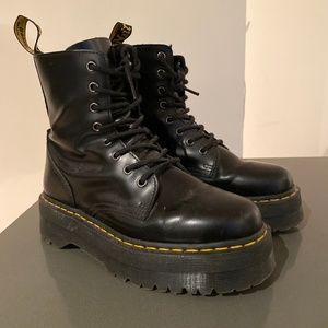 Doc Martens - Women's Size 9